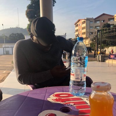 Civil engineer, music lover I like philosophical conversations about life, j’aime les plaisirs simples de la vie