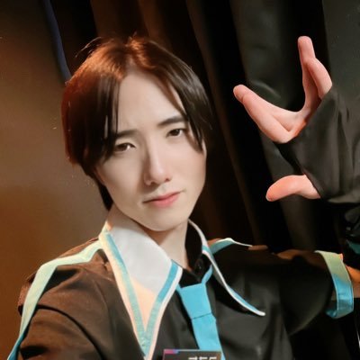 ボカロカフェ&バー「39Party*」のキッチン担当🍽 主な推しはMEIKO🍷 歌声合成音声キャラを広く推してます。 ハンドサインはMEIKOのM!小町のM!のつもり(not自作) youtubeはじめました。