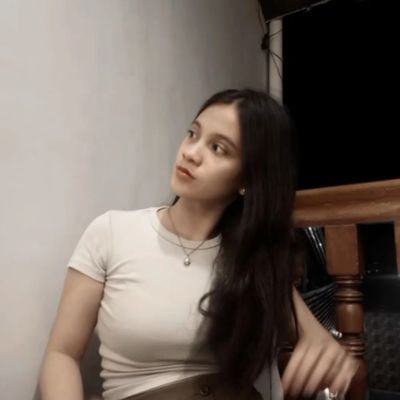 emarbls's profile picture. 