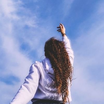 و خوبیه هیچکی بدردت نمیخوره تاوقتی خودتو سرکوفت کنی؛ تحسین کن تابدرخشی