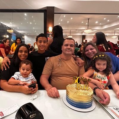Deus acima de tudo! 🇧🇷
Família o bem maior de qualquer ser humano. ❤
Marido da Ju, pai da Daísy, do Isaías e da Isabella e vovô do Davi 🙇🏻🙌🏼❤️