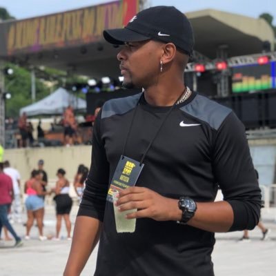 Produtor, Músico, Dj, Empresário e dono de vários Hits no mundo do Funk almejando ser um dos melhores djs dos Bailes da Zona Oeste e do Rio de Janeiro. 🔥🙏🏾💸