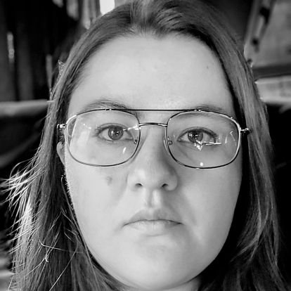 PlathSylvia_'s profile picture. Everybody thinks that i'm boring.