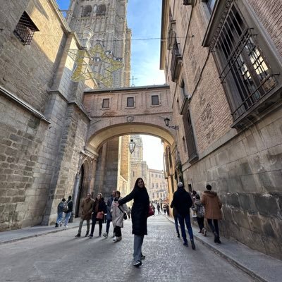 sandraghv's profile picture. Con el tiempo uno aprende a querer más , pero a menos gente!