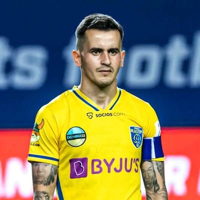 HariBasil's profile picture. An ordinary person with yellow heart💛💛