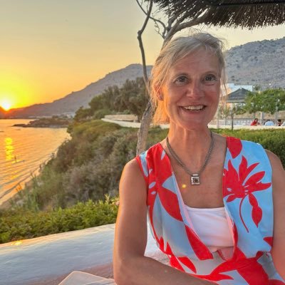 Thinks outside of Tanks. Works inside Communications. Earth Friend. Mum. Wife. Shiatsu Practitioner. Thoughts are my own.