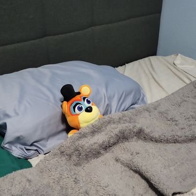 chiflybee's profile picture. why do I have this account