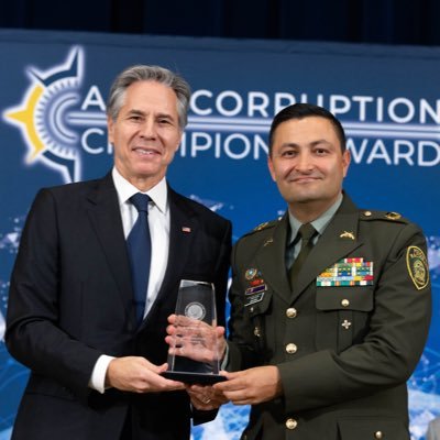 Oficial Policía Nacional de Colombia. DIJIN. INTERPOL.