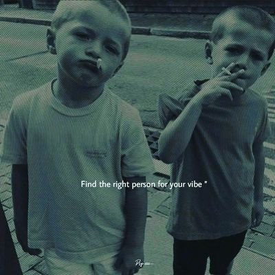 Khalidamzil14's profile picture. لم يعد يهمني إرضاء أحد ..
أصبحت أرفع يدي وألوح للجميع بطريقة يترجمها 
القادم مرحبا ،والراحل وداعا 👌✋