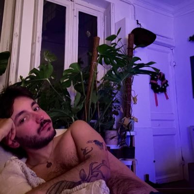 eragonale's profile picture. 🖌🐶🐱🎧🍔🍕❤