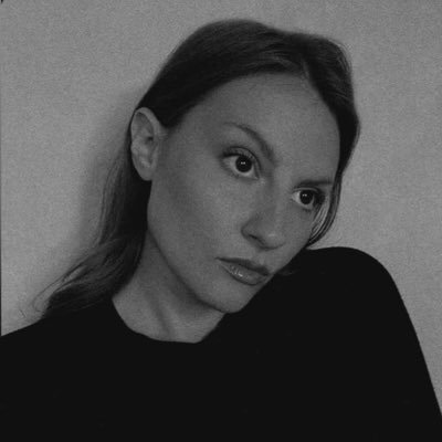 emily_chambrs's profile picture. 