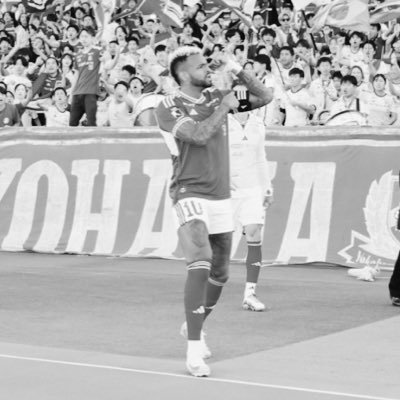 横浜Fマリノスゴール裏⚽️ アタッキングフットボール🇫🇷 喜怒哀楽のすべてが、 トリコロールの絆を深めることを信じて。