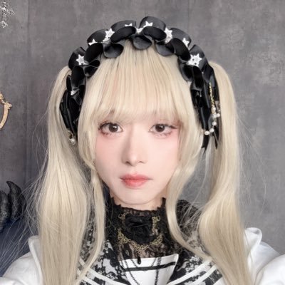 初めまして「いゔ」もうします!!🙇たまに心斎橋を歩く女装さんしてます「エロい系なしで」😆バイクも好きでGSX-R1000 k8に乗ってます🏍️同じ趣味の方の友達が欲しいので皆さん仲良くしてやって下さい🙇お気軽にDM下さい!!「エロなしで」