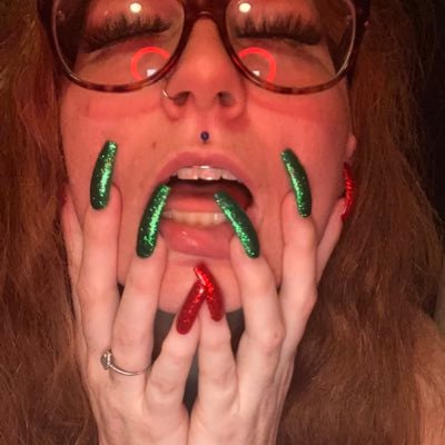 redhotlala92's profile picture. Redhotlala is back