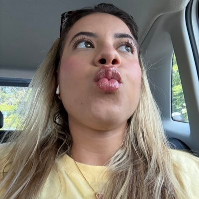 atrizdebeatrizz's profile picture. .