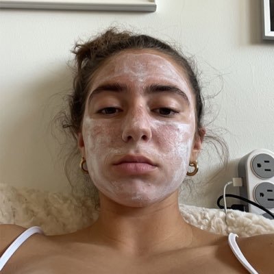 PhoebeK13688's profile picture. 