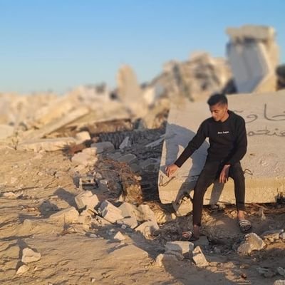 I am Walid from Gaza and my family consists of 11 people. We live in difficult circumstances because of the war. I hope you can help me travel abroad pleas🥺🙏