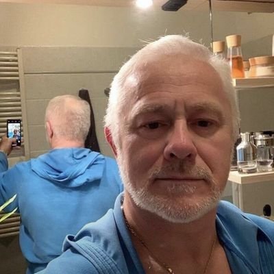LuXumberg_'s profile picture. Footy guy