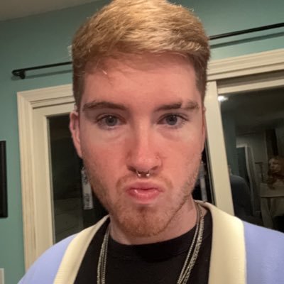 IcewolfOrigins's profile picture. 22 y/o