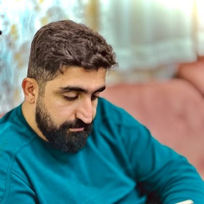 کتاب هم میخوانم شعر هم میخوانم از همه اش فهمیدم علی را تنها نگذارم❤️
وطن پرست متعصب