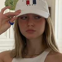 s (@chawhes) Twitter profile photo