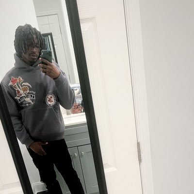 Manzy2xx's profile picture. 