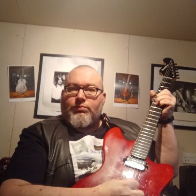 DanFearonMusic's profile picture. 🤘🎤🎸Dan Fearon Songwriter working with Kononykheen guitars https://t.co/SuvqjjIBl3