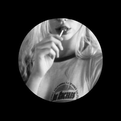 kristalehttp's profile picture. Perfil dedicado a falar da minha vida, mas normalmente eu falo mais da virtual.