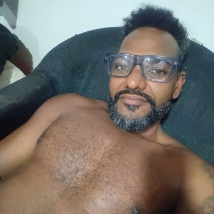 LGBTQIAP+
Anti racista
Fã de uns bons drinks
