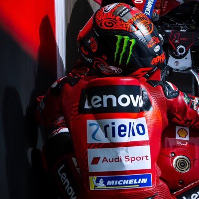 DavidMV9520's profile picture. 