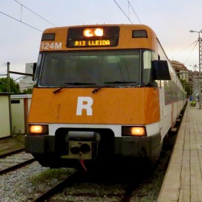 Aficionado al ferrocarril🚂 más fotos en IG: Mikeldalies⁴ ⁴ ⁷🚇 ❤️Metro L1❤️ i bus 902😎