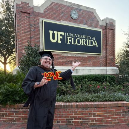 #UFgrad | Artist | Former College Cheer Coach |Gymnastics Coach in China | @UFCAM '24 #LoVEart #ExpatLife #Microadventures 🐊
UF CJC 📍 Outreach Coordinator