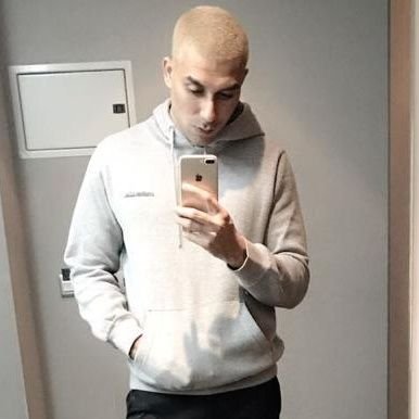 RobotsBurning's profile picture. Music Creator