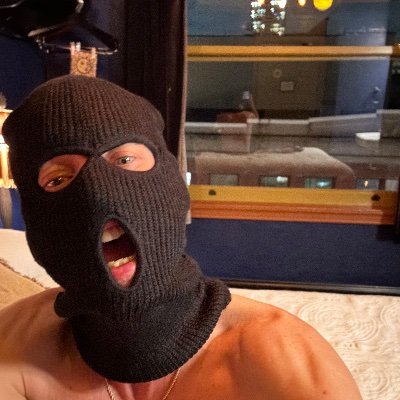 Fart slave. Watch me sniff farts, lick feet and get dominated by the best. #NSFW #AdultsOnly