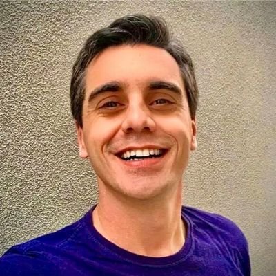 Pon siempre a Dios primero. Sé siempre feliz en cualquier situación que te encuentres, siempre soltero de por vida y siempre pon a Dios primero y siempre intent