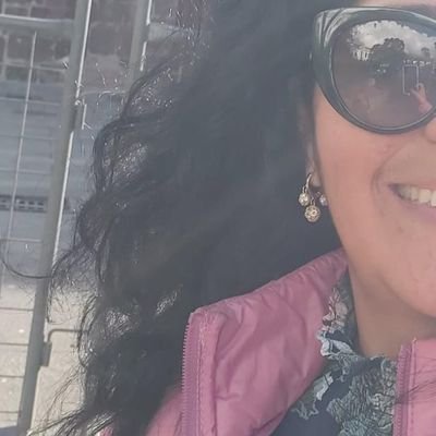 Amo viajar 🌊🏔🏖🌬❄
El ❤ a la izquierda 😉
Magíster 😎👩🏫🙋♀️
Guayaquil de mis amores 🌞🔥✌🥰😍