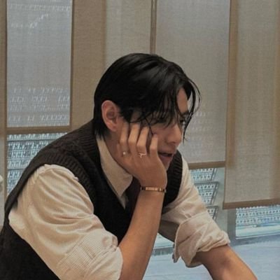 infp ( Bi ) 26 ~ OT7only~
ʟᴀʏᴏ(ꪜ)er ~ Golden ~ face ~ D-day~ indigo~jack in the box~Astronaut