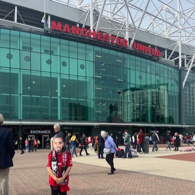 Football and cake fan 😉 ⚽️ 🧁 Glory glory Man United!!!!!!!!