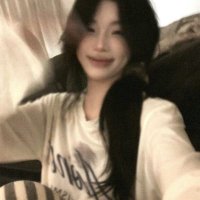 Helen White (@gm7ict3v1zc33rd) 's Twitter Profile
