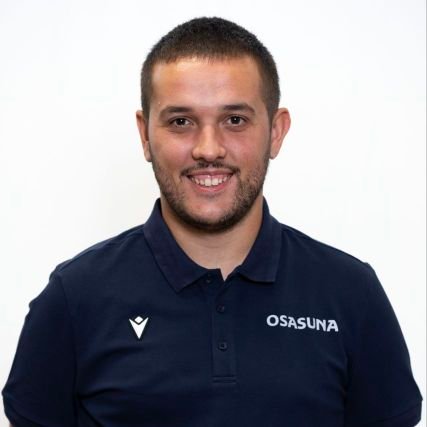 Entrenatzailea - Entrenador UEFA PRO @Osasuna_Tajonar, @Osasuna_fem, @LezkairuCD.
Gizarte langilea - Trabajador social.