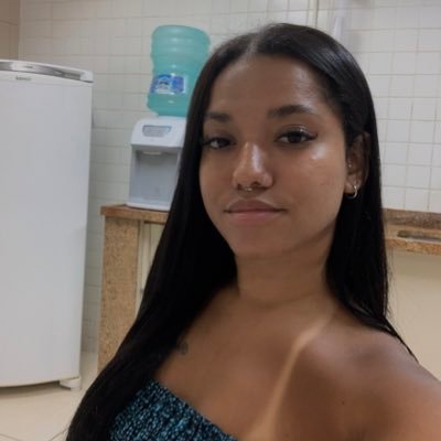 hsvitoriaa15's profile picture. 