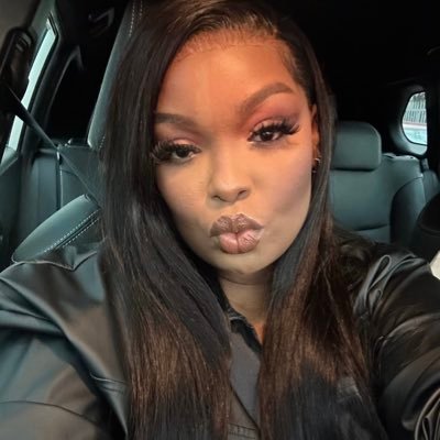 Thiiiina's profile picture. ✝️