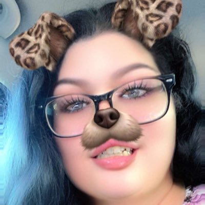 Elizabeth052798's profile picture. 