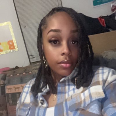 finefreckles83's profile picture. It’s my 🌎… That’s it.. That’s all ❤️