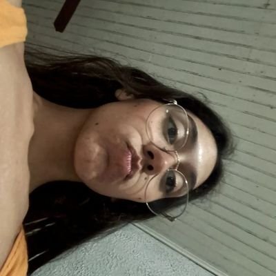 helIfigs's profile picture. Dazed & Confused      

                                                   ♡--- @Marinaina_