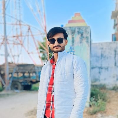 सबसे बड़ा तेरा दरबार है,
तू ही सब का पालनहार है ।
सजा दे या करदे क्षमा,
सांवरे तू ही हमारी सरकार है।।
🚩।। जय श्री श्याम।।🚩