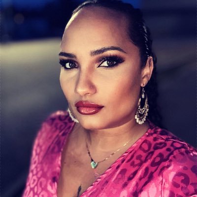 Caribbean Girl from Martinique 🇲🇶🌸🌺 🎤Singer: Songs available on all platforms 🎶🎼 Let's your Soul Inpire You... 😎 No Pain No Gain ! 👌