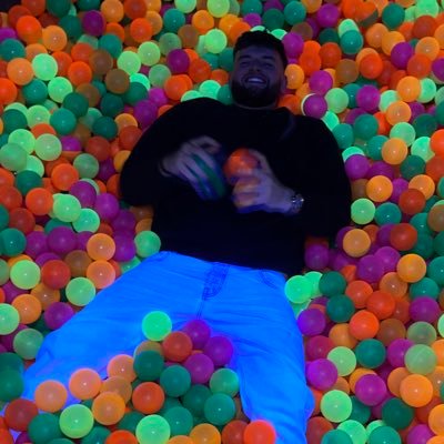 Ross_Thp's profile picture. Safest hands on a Monday and Tuesday