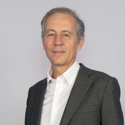 Presidente del patronato de @HayDerecho. Notario. Doctor en Derecho. Navigare necesse est