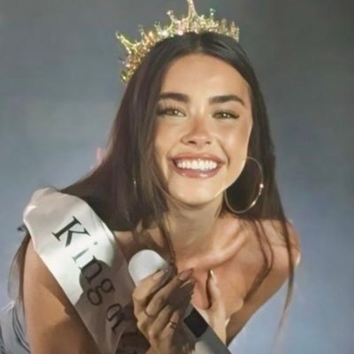 @serenanotblair